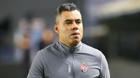 Jair Ventura, técnico do Vitória