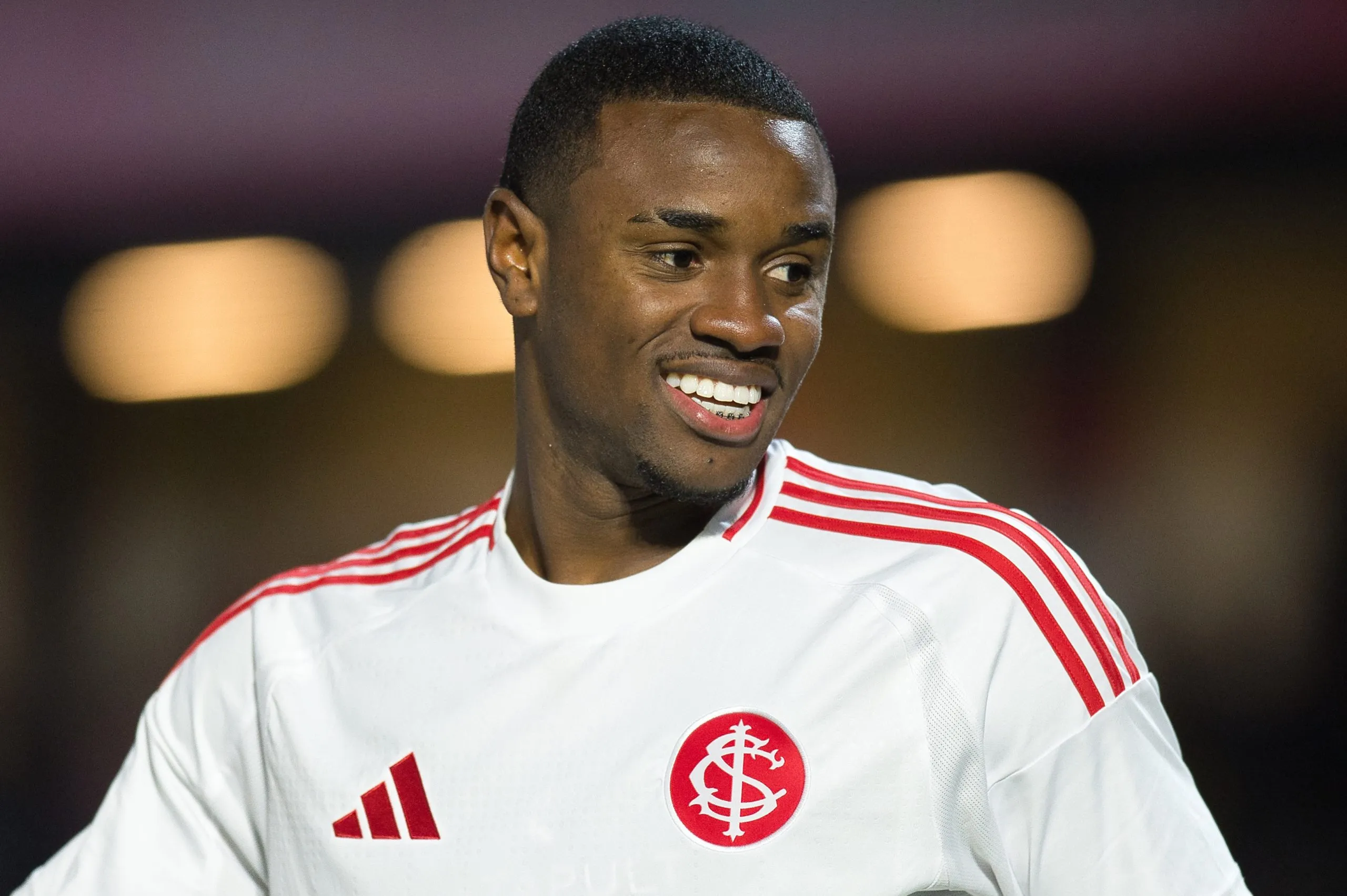 SP – BRAGANCA PAULISTA – 09/08/2025 – BRASILEIRO A 2025, BRAGANTINO X INTERNACIONAL – Ricardo Mathias jogador do Internacional comemora seu gol durante partida contra o Bragantino no estadio Cicero De Souza Marques pelo campeonato Brasileiro A 2025. Foto: Anderson Romao/AGIF