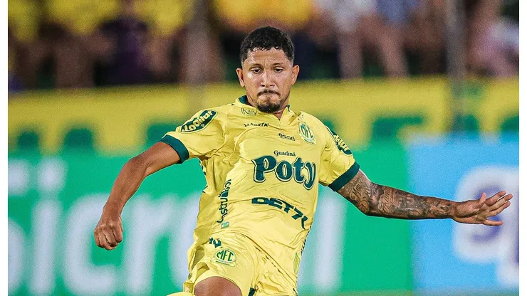 Yuri Lima em campo pelo Mirassol em 2024