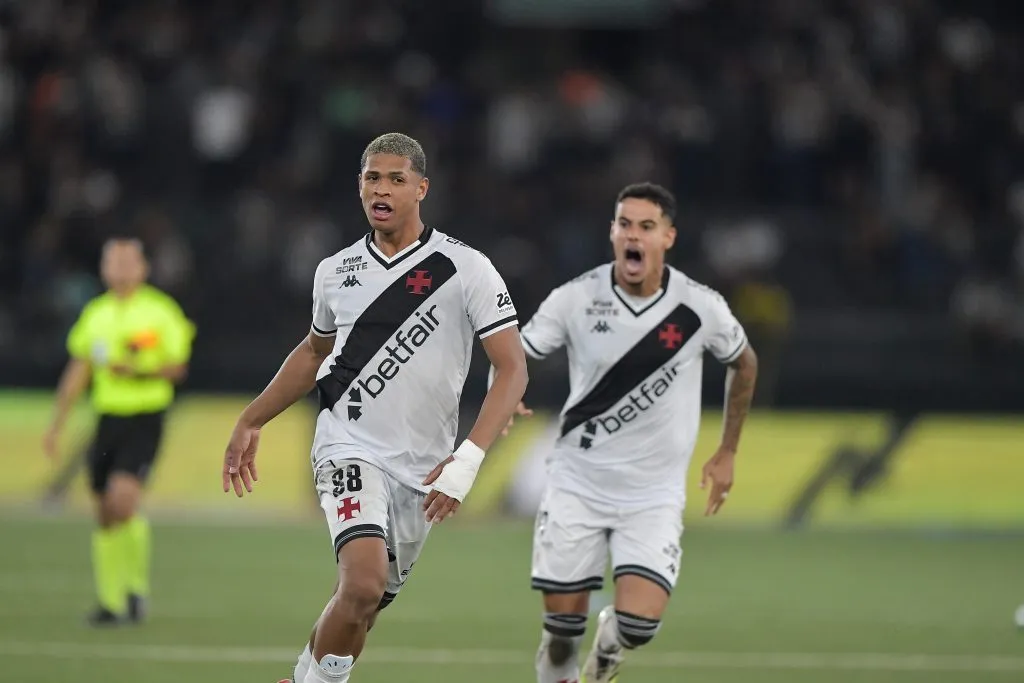 Barros comemora classificação diante do Botafogo. Foto: Thiago Ribeiro/AGIF