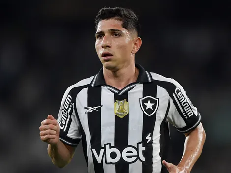 Savarino treina e deve reforçar o Botafogo contra o Vasco