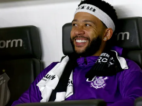 Gravenberch, do Liverpool, revela conversas com Memphis Depay sobre o Corinthians