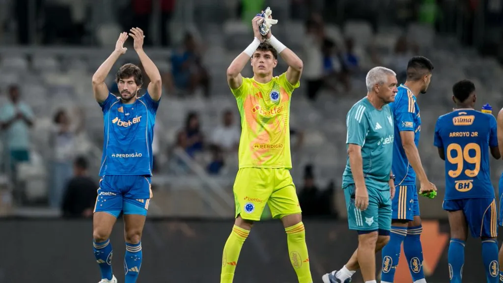 Cruzeiro renovou com o goleiro Vitor Lamounier. Foto: AGIF
