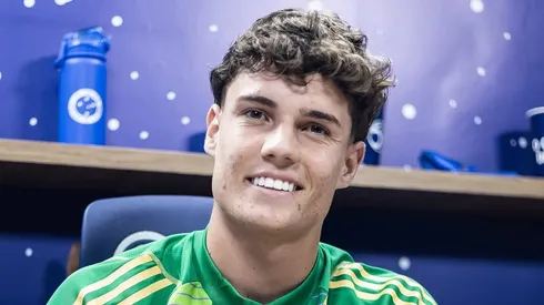 Vitor Lamounier renovou contrato com o Cruzeiro. Foto: Cruzeiro