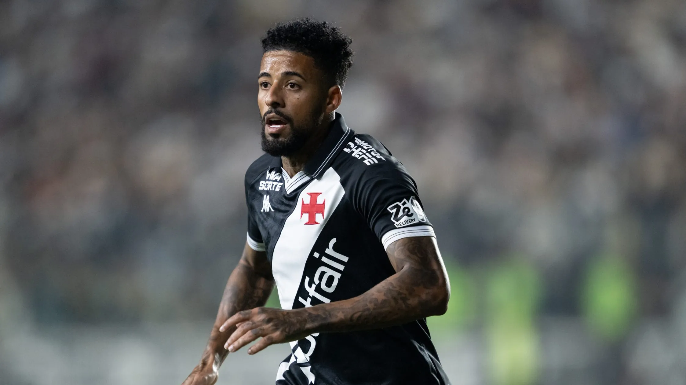 Paulinho jogador do Vasco durante partida contra o Independiente del Valle no estadio Sao Januario pelo campeonato Copa Sul-americana 2025. Foto: Jorge Rodrigues/AGIF