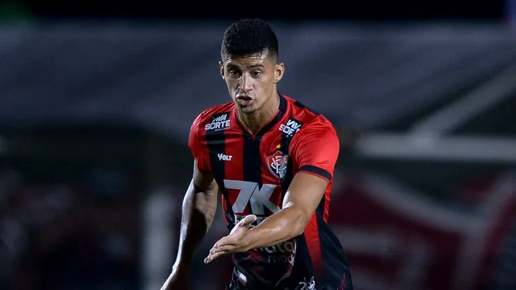 Camutanga jogador do Vitoria durante partida contra o Atletico-BA no estadio Barradao pelo campeonato Baiano 2025. Foto: Jhony Pinho/AGIF