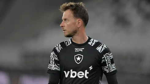 Neto goleiro do Botafogo durante aquecimento antes da partida contra o LDU no estadio Engenhao pelo campeonato Copa Libertadores 2025. Foto: Thiago Ribeiro/AGIF