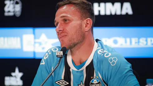 RS – PORTO ALEGRE – 29/08/2025 – GREMIO, COLETIVA DE APRESENTACAO DE ARTHUR – Arthur jogador do Gremio durante em coletiva de imprensa realizada no Arena do Gremio. Foto: Maxi Franzoi/AGIF