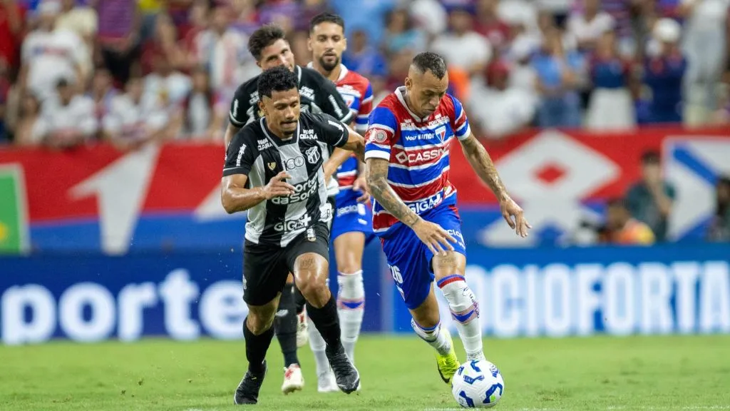 Ceará x Fortaleza se enfrentam pelo Campeonato Brasileiro A 2025. Foto: Baggio Rodrigues/AGIF