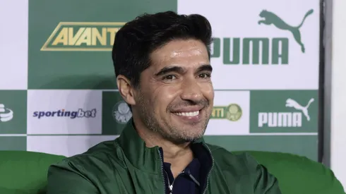 Abel Ferreira tecnico do Palmeiras durante partida contra o Bragantino no estadio Arena Allianz Parque pelo campeonato Brasileiro A 2025. Foto: Marcello Zambrana/AGIF