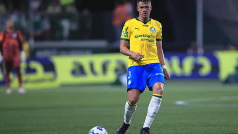 Bruno Fuchs jogador do Palmeiras durante partida contra o Fortaleza no estadio Arena Allianz Parque pelo campeonato Brasileiro A 2025.