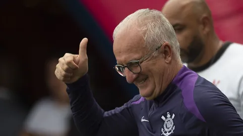 Dorival Júnior em RB Bragantino x Corinthians pelo Brasileirão 2025. Foto: Anderson Romão/AGIF