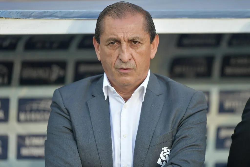 Ramon Diaz tecnico do Internacional durante partida contra o Fluminense no estadio Maracana pelo campeonato Brasileiro A 2025. Foto: Thiago Ribeiro/AGIF