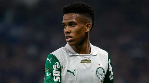 Estêvão jogador do Palmeiras durante partida contra o Cruzeiro no estádio Mineirão pelo campeonato Brasileiro A 2025. Foto: Fernando Moreno/AGIF