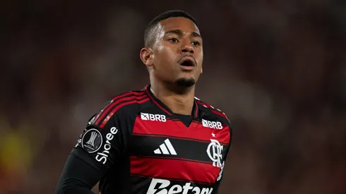 Samuel Lino jogador do Flamengo comemora seu gol anulado pelo VAR durante partida contra o Racing no estadio Maracana pelo campeonato Copa Libertadores 2025. Foto: Jorge Rodrigues/AGIF