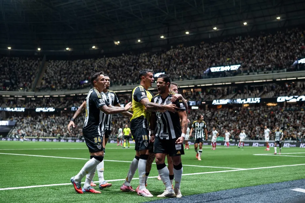 MG – BELO HORIZONTE – 05/11/2025 – BRASILEIRO A 2025, ATLETICO-MG X BAHIA – Hulk jogador do Atletico-MG comemora seu gol durante partida contra o Bahia no estadio Arena MRV pelo campeonato Brasileiro A 2025. Foto: Alessandra Torres/AGIF
