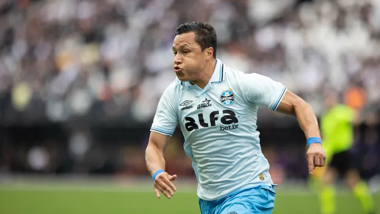 Marlon, lateral do Grêmio. Foto: Joisel Amaral/AGIF