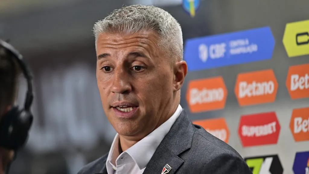 Crespo foi rebatido por Abel – Foto: Jota Erre/AGIF.