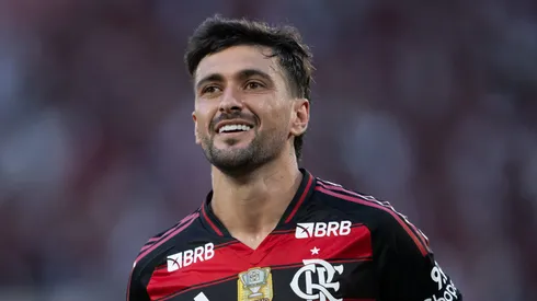 Arrascaeta jogador do Flamengo comemora seu gol durante partida contra o Gremio no estadio Maracana pelo campeonato Brasileiro A 2025. Foto: Jorge Rodrigues/AGIF