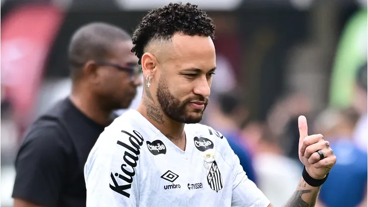 Neymar durante confronto contra o Fortaleza no Campeonato Brasileiro de 2025.