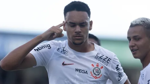 João Pedro Tchoca durante confronto contra o Bangu na Copinha de 2024.