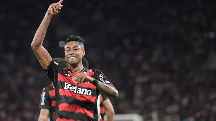 Bruno Henrique deve ser titular em Flamengo x Santos. Foto: Thiago Ribeiro/AGIF