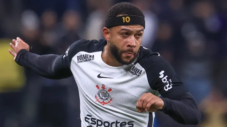 Memphis Depay jogador do Corinthians durante partida contra o Palmeiras no estádio Arena Corinthians pelo campeonato Copa Do Brasil 2025. Foto: Marcello Zambrana/AGIF