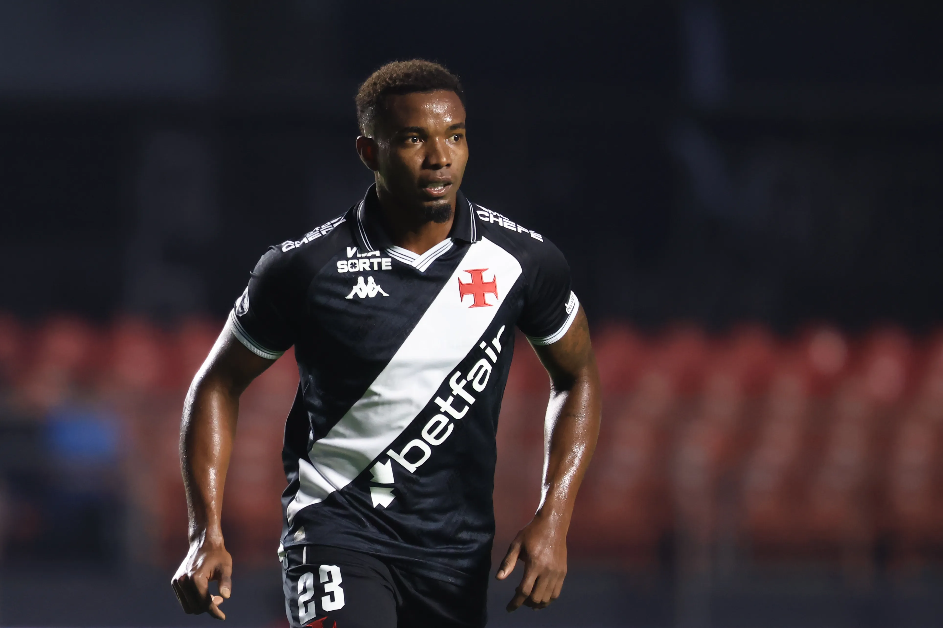 SP – SAO PAULO – 17/08/2025 – BRASILEIRO A 2025, SANTOS X VASCO – Thiago Mendes jogador do Vasco durante partida contra o Santos no estadio Morumbi pelo campeonato Brasileiro A 2025. Foto: Marcello Zambrana/AGIF