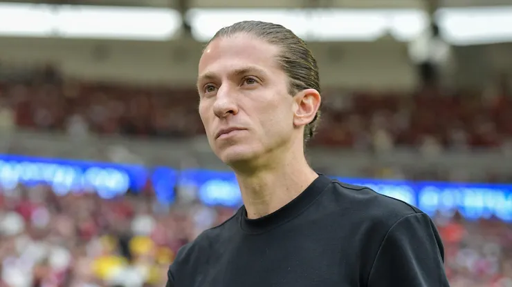 RJ - RIO DE JANEIRO - 31/08/2025 - BRASILEIRO A 2025, FLAMENGO X GREMIO - Filipe Luis tecnico do Flamengo durante partida contra o Gremio no estadio Maracana pelo campeonato Brasileiro A 2025. Foto: Thiago Ribeiro/AGIF