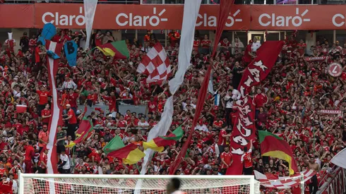 Torcida do Internacional contra o Grêmio. Foto: Liamara Polli/AGIF