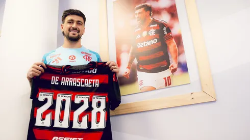 Arrascaeta renova com Flamengo até 2028. Foto: Adriano Fontes/Flamengo