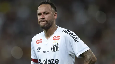 Neymar em campo pelo Santos. Foto: Jorge Rodrigues/AGIF