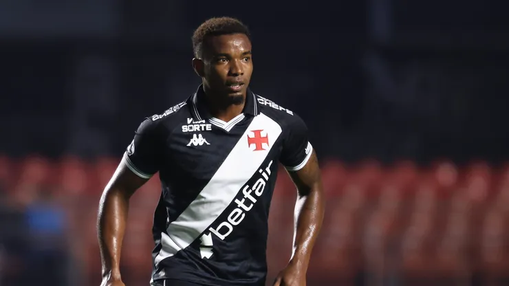 SP - SAO PAULO - 17/08/2025 - BRASILEIRO A 2025, SANTOS X VASCO - Thiago Mendes jogador do Vasco durante partida contra o Santos no estadio Morumbi pelo campeonato Brasileiro A 2025. Foto: Marcello Zambrana/AGIF