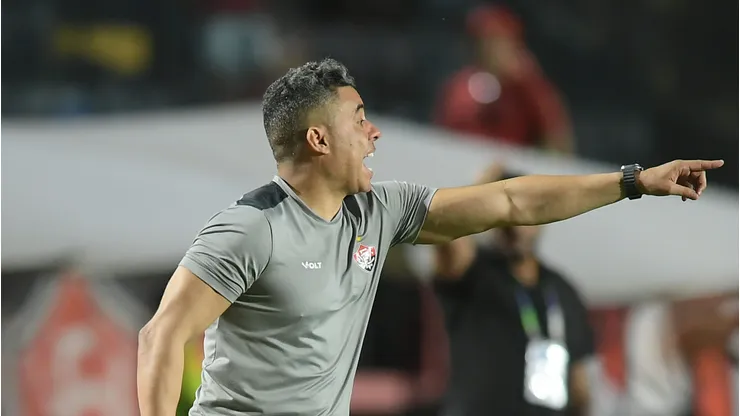 Jair Ventura tecnico do Vitoria durante partida contra o Internacional no estadio Barradao pelo campeonato Brasileiro A 2025. Foto: Jhony Pinho/AGIF
