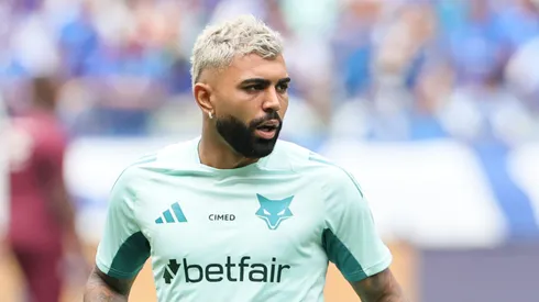 Gabriel Barbosa Gabigol jogador do Cruzeiro durante aquecimento antes da partida contra o Fluminense no estadio Mineirao pelo campeonato Brasileiro A 2025. Foto: Gilson Lobo/AGIF