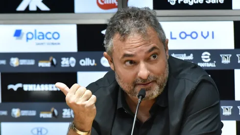 SP - SANTOS - 25/06/2025 - SANTOS, APRESENTACAO - Coletiva de imprensa do novo Diretor Executivo de Futebol do Santos FC, Alexandre Mattos. Foto: Jota Erre/AGIF