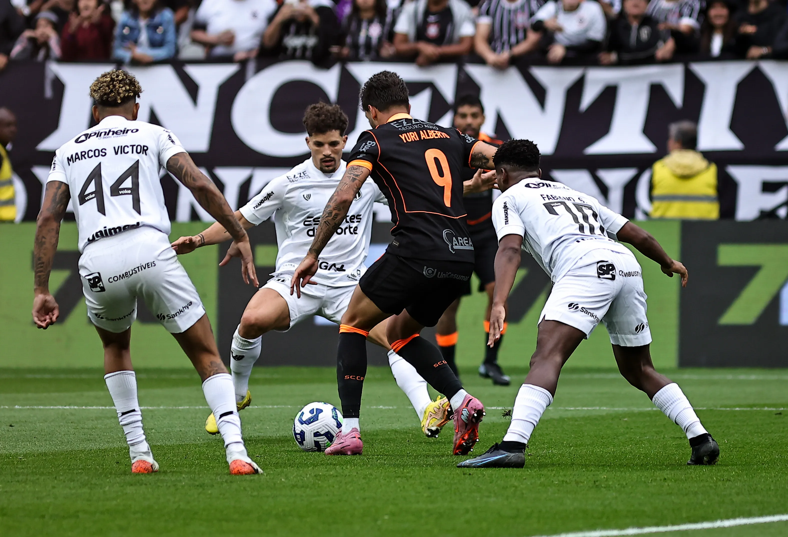 SP – SAO PAULO – 09/11/2025 – BRASILEIRO A 2025, CORINTHIANS X CEARA – Yuri Alberto jogador do Corinthians durante partida contra o Ceara no estadio Arena Corinthians pelo campeonato Brasileiro A 2025. Foto: Fabio Giannelli/AGIF