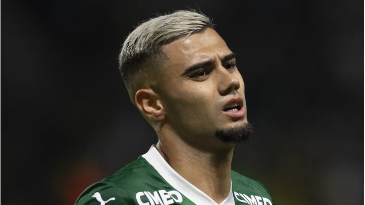 Andreas Pereira sofre com críticas da torcida do Palmeiras