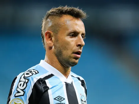 Grêmio trabalha com a possibilidade de contratar Rafinha para 2026