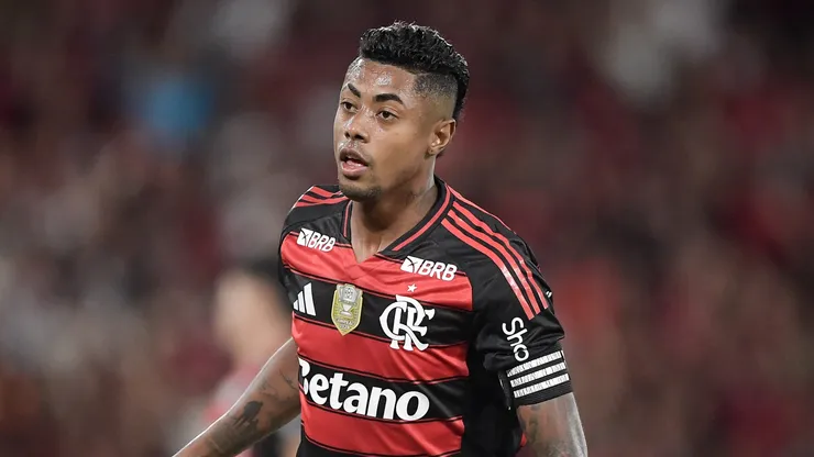 Bruno Henrique jogador do Flamengo comemora seu gol durante partida contra o Sport no estádio Maracanã pelo campeonato Brasileiro A 2025. Foto: Thiago Ribeiro/AGIF