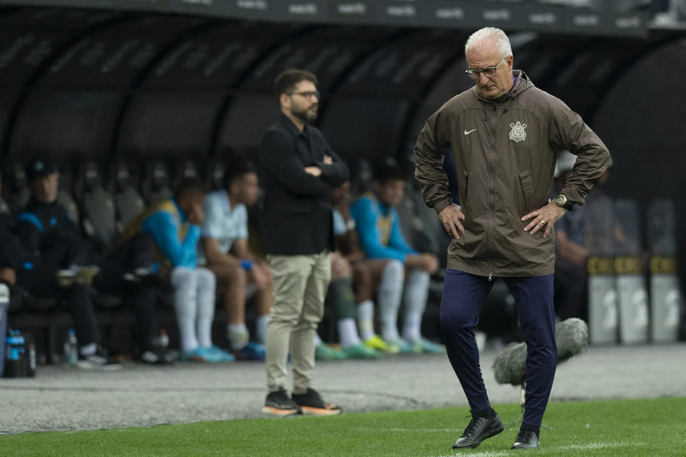 Dorival Junior técnico do Corinthians durante partida contra o Grêmio – Foto: Anderson Romao/AGIF