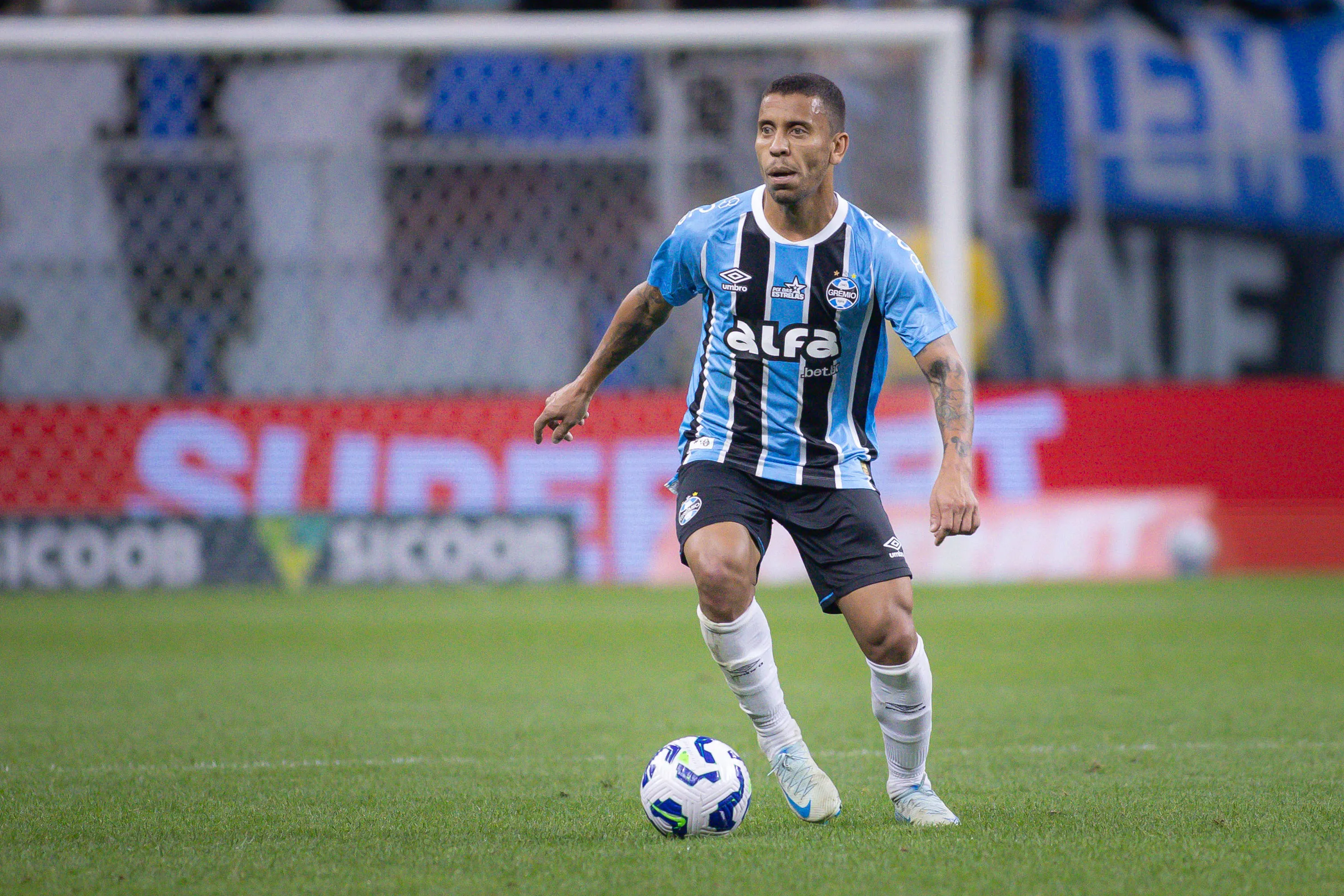 Marcos Rocha jogador do Grêmio durante partida contra o Botafogo –  Foto: Maxi Franzoi/AGIF