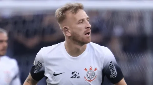 Pedro Henrique durante confronto contra o Juventude no Campeonato Brasileiro de 2024.