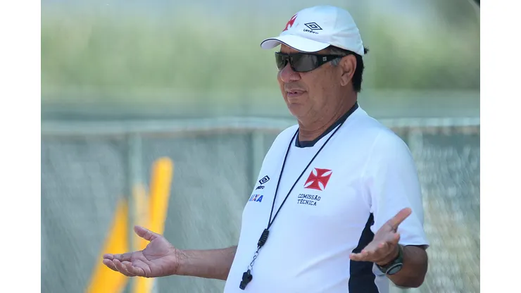Joel Santana durante treinamento do Vasco em 2014.