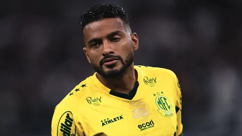 Reinaldo durante confronto contra o Corinthians no Campeonato Brasileiro de 2025. Foto: Ettore Chiereguini/AGIF