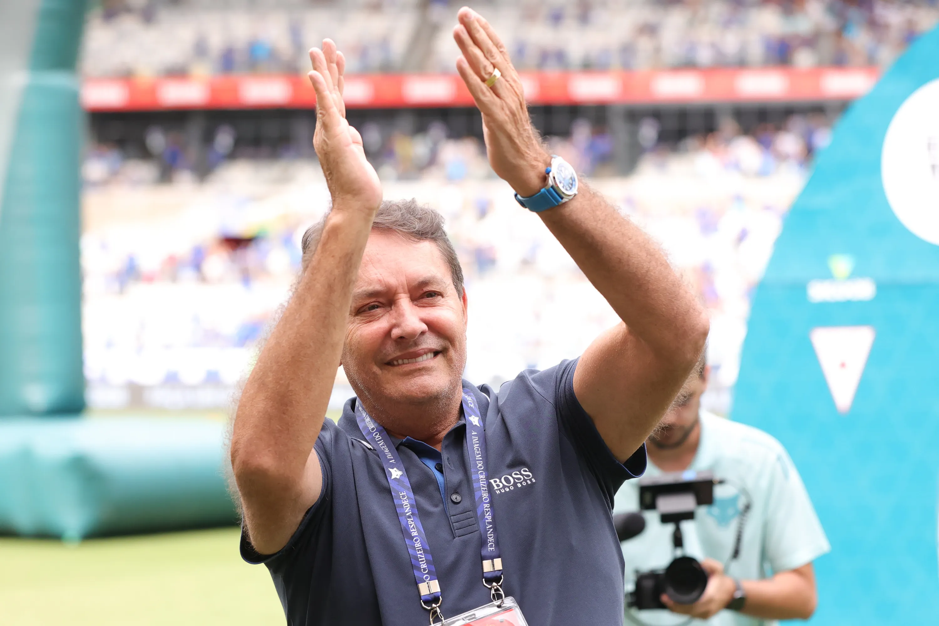 Pedro Lourenco dono do Cruzeiro durante partida contra o Atletico-MG – Foto: Gilson Lobo/AGIF