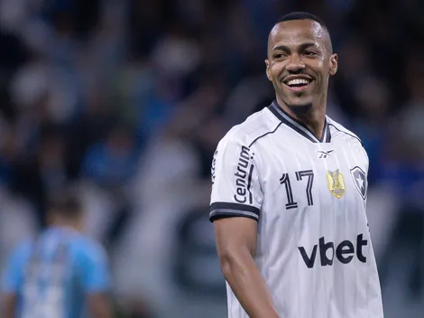 Botafogo negocia renovações de Marlon Freitas e Barboza