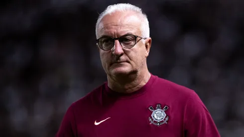 Dorival Junior técnico do Corinthians durante partida contra o Sport no estádio Ilha do Retiro pelo campeonato Brasileiro A 2025. Foto: Rafael Vieira/AGIF