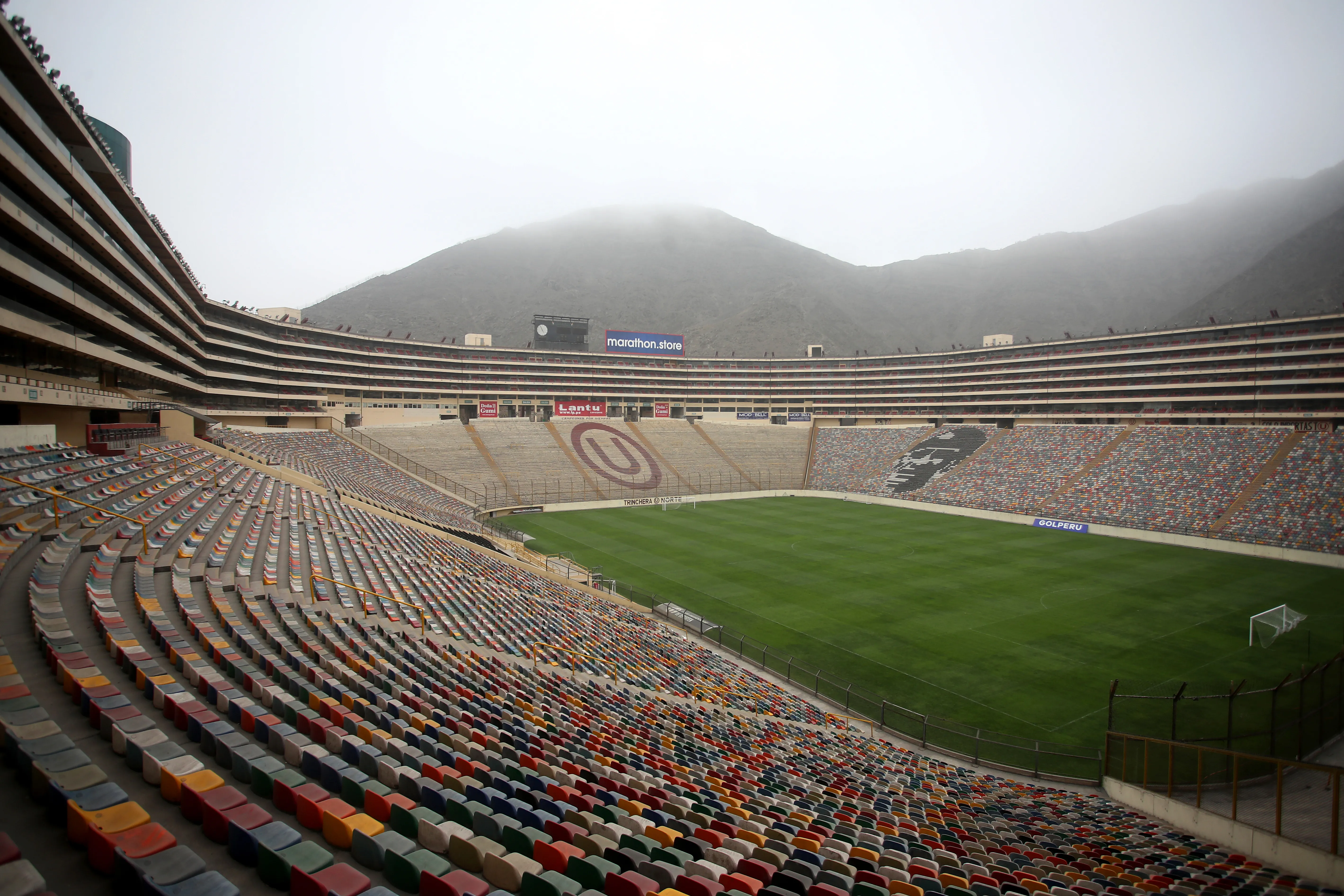 Visão interna do Estádio Monumental U.  (Photo by Raul Sifuentes/Getty Images)