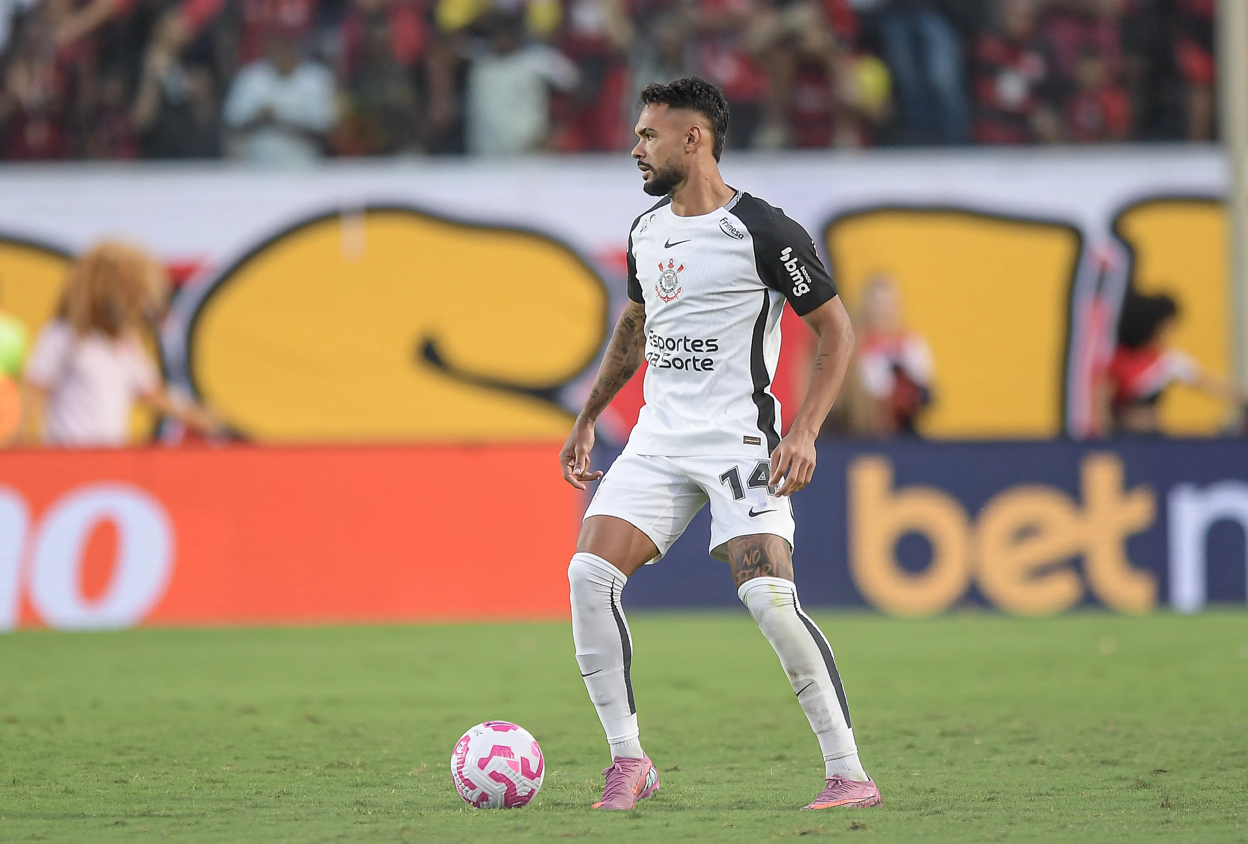 Raniele jogador do Corinthians durante partida contra o Vitória  – Foto: Jhony Pinho/AGIF